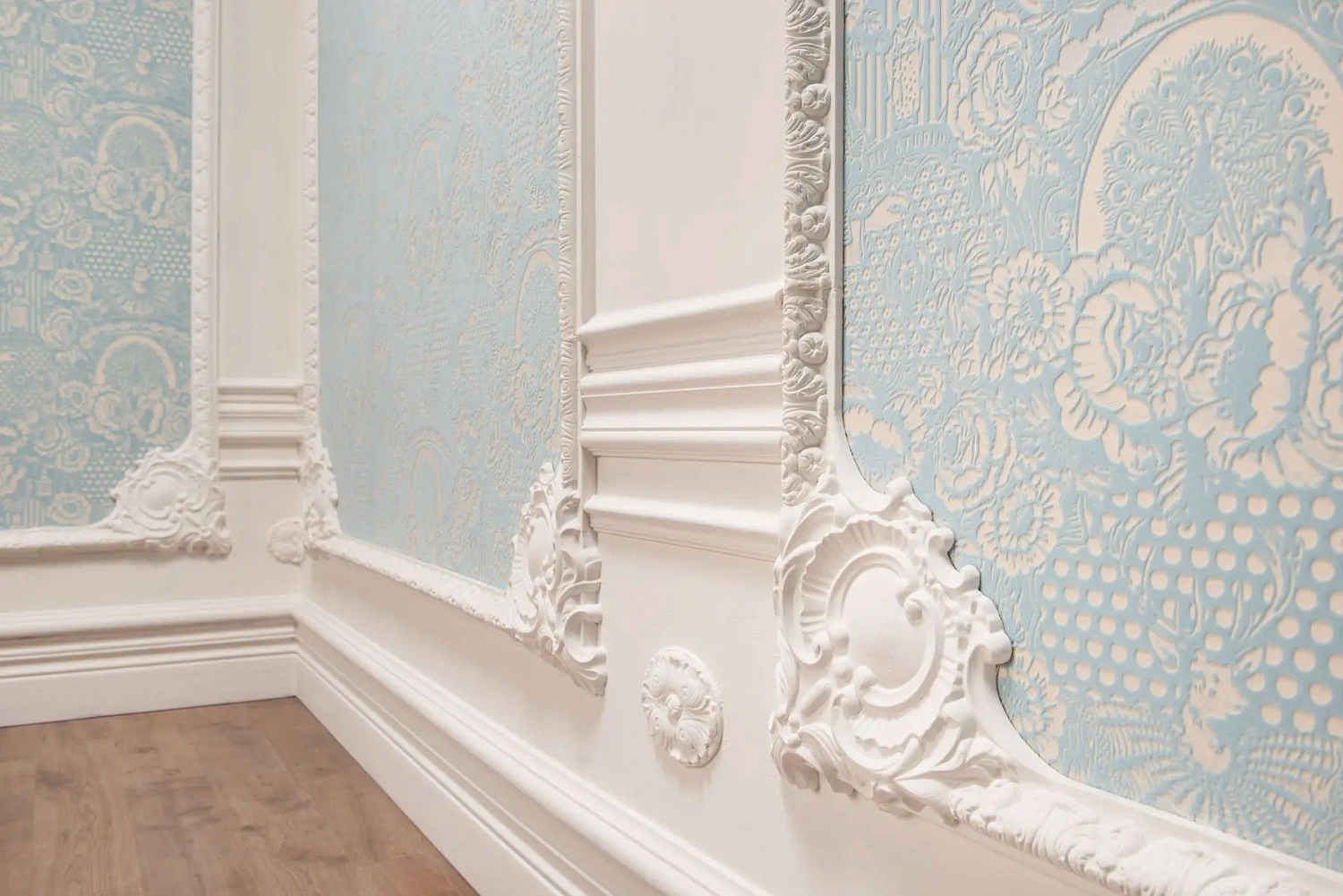 Полиуретановые молдинги – отличное решение для декора квартиры