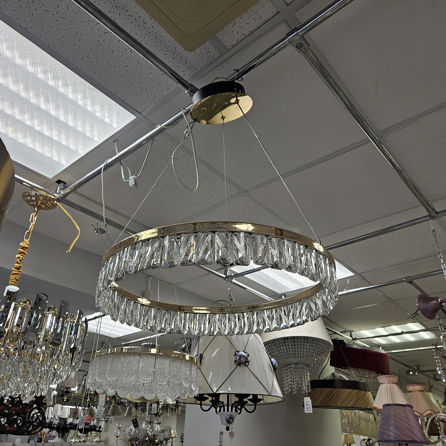 ЛУЧШИЕ ЛЮСТРЫ ДО 15 000 РУБ. — В НАЛИЧИИ! 