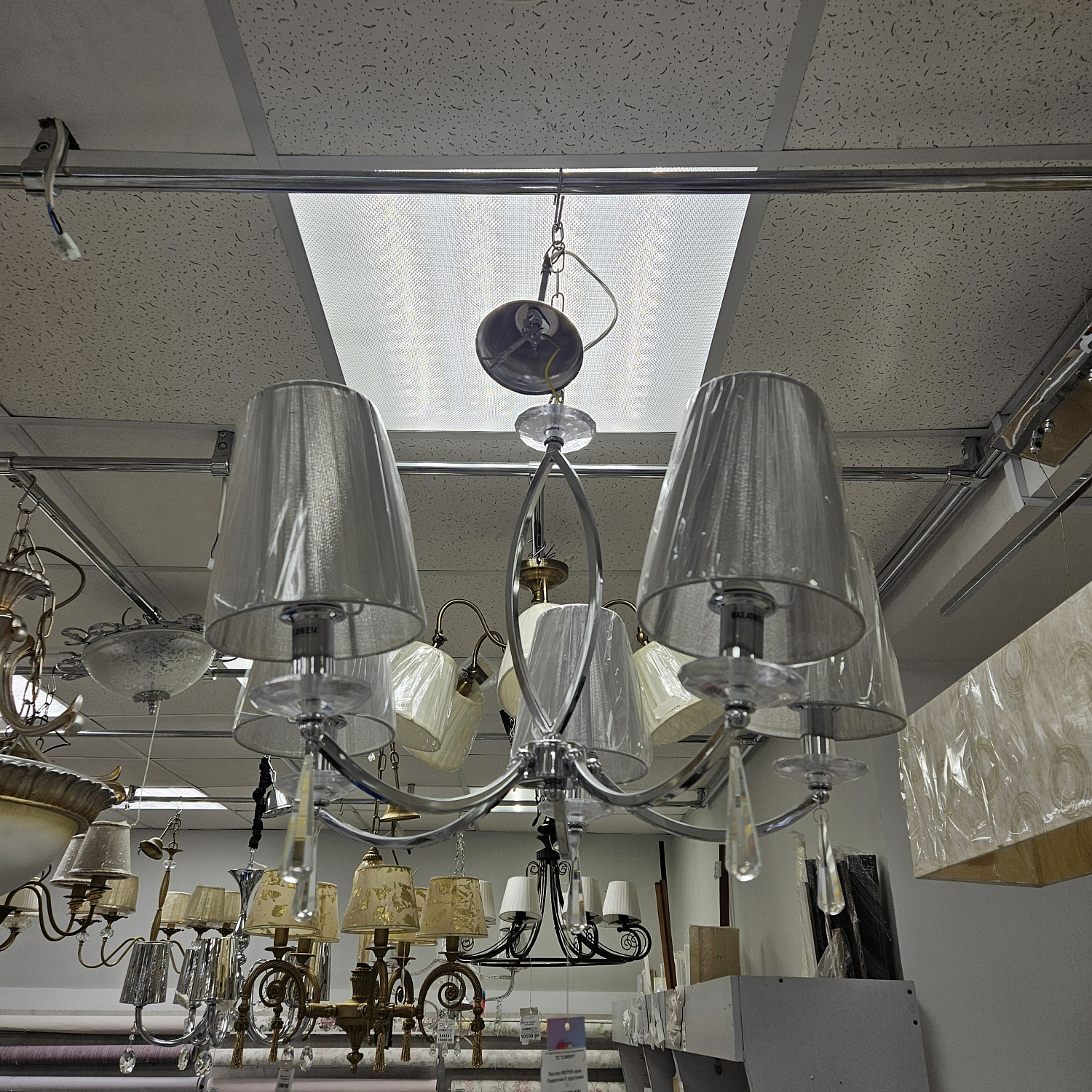 ЛУЧШИЕ ЛЮСТРЫ ДО 15 000 РУБ. — В НАЛИЧИИ! 